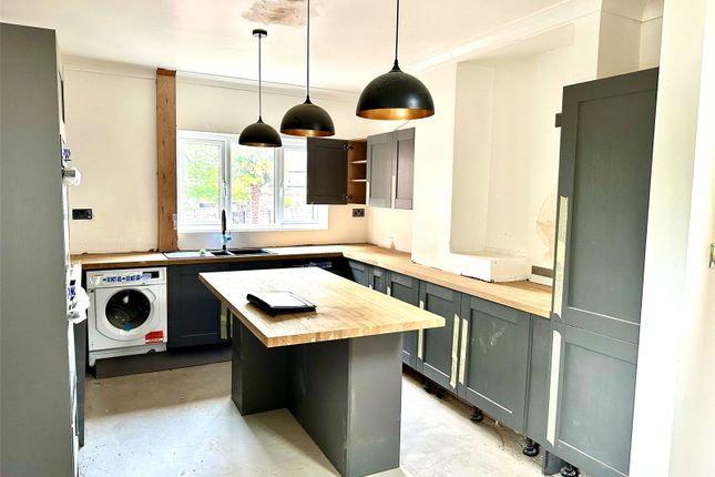 12, Flanshaw Road, West Yorkshire photo 4