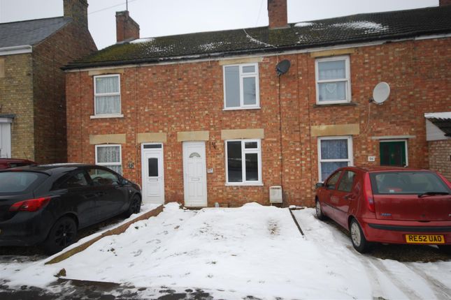 2 bed semi-detached house to rent in Stonegate, Spalding
