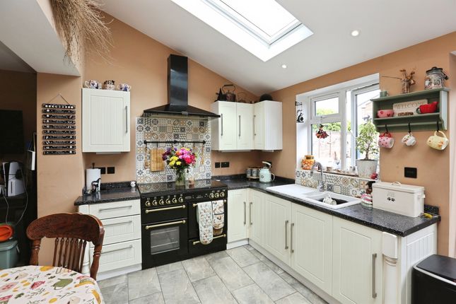 12, Orchard Close, Gosport photo 2