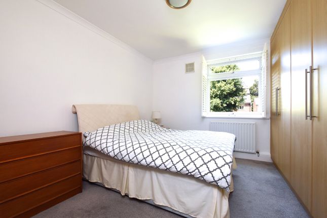 Flat 9, Escote Court, Bromley photo 5