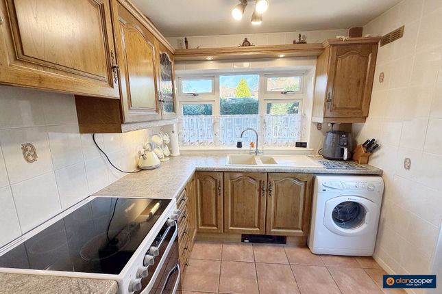 12 Benn Road, Bulkington, Warwickshire photo 4