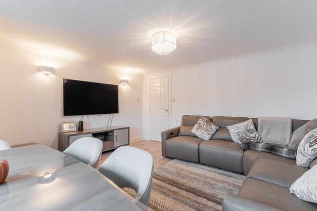 38, Fernlea, Glasgow photo 3