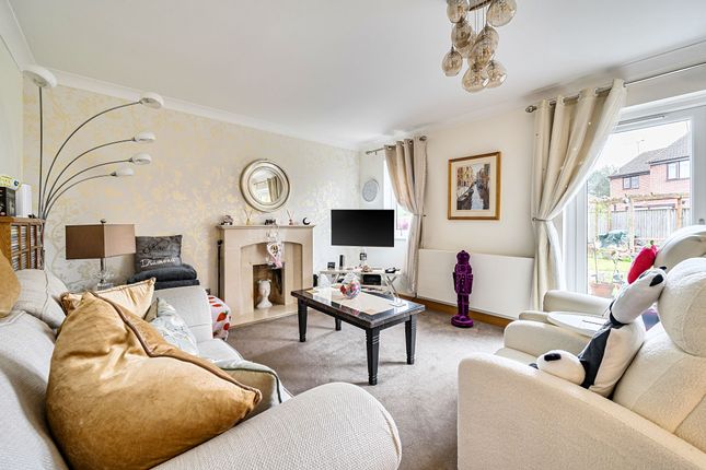12 Bryony Way, Waterlooville photo 2