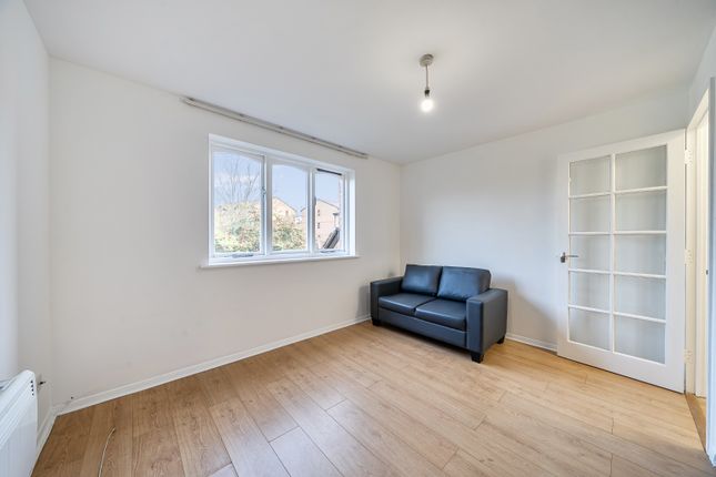 63, Glenville Grove, London photo 2