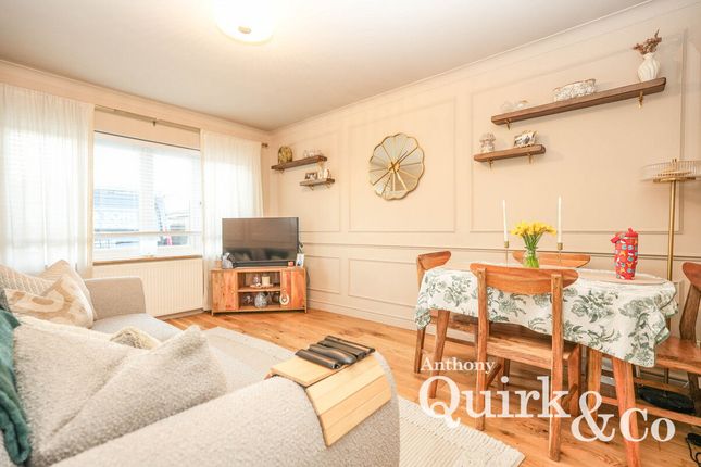 69a, Gafzelle Drive, Canvey Island photo 4
