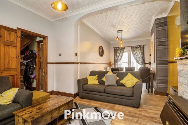 58, Machine Meadow, PONTYPOOL photo 3