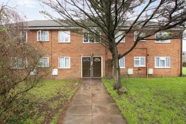 Flat for sale in Landau Way, Broxbourne