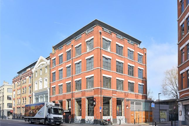 Flat to rent in Saxon House, 1 Thrawl Street, Shoreditch, London