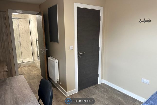 Flat to rent in Stokes Croft, Bristol