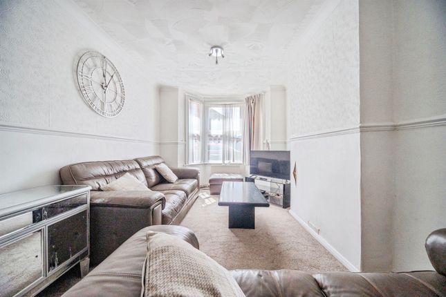 24, Western Road, Milton Keynes photo 4