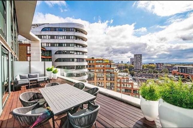 Thumbnail Terraced house to rent in Merchant Square East, London