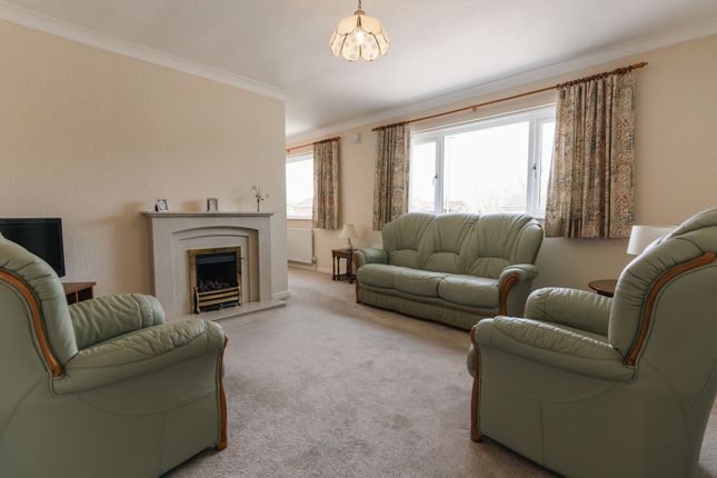 3 Hollies Way, Leicester photo 3