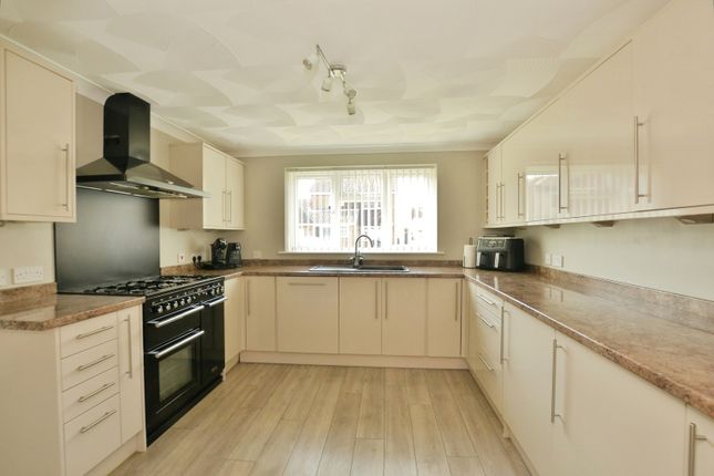 25, Gloucester Mews, Kent photo 4