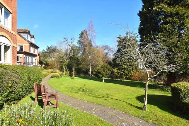 6 Croft Court, Braintree Road, Dunmow photo 3