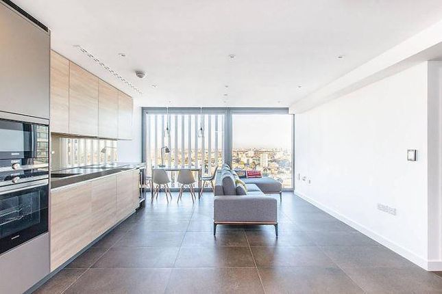 Flat to rent in Chronicle Tower, 261B City Road, Shoreditch, Angel, Islington, London