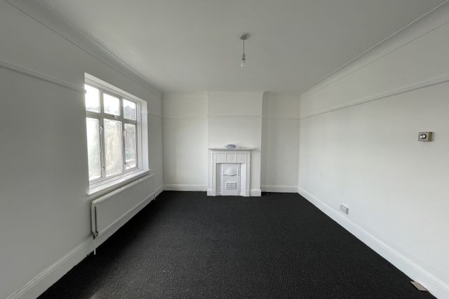 Thumbnail Maisonette to rent in Eton Avenue, Wembley