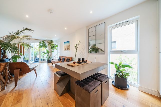Fairbourne Road, Clapham photo 4