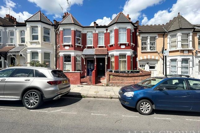 Thumbnail Studio to rent in Warham Road, London