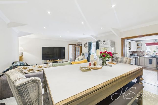 15, Spa Court, Torquay photo 4