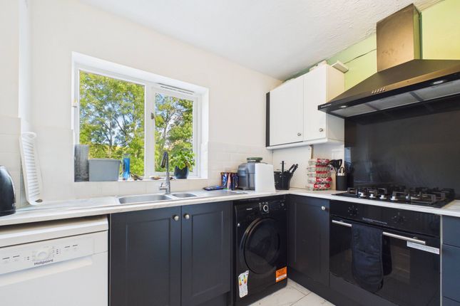 Flat 21, Wheeler Court Armour Hill, Reading photo 2