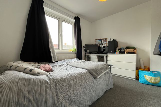 92, Maindy Road, Cardiff photo 4