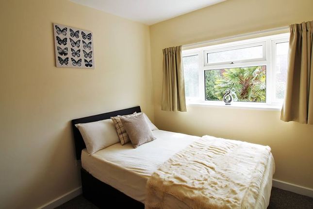 Room to rent in Convent Avenue, South Kirkby