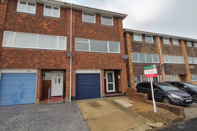 Houses for Sale in West Avenue, Chelmsford CM1 - West Avenue