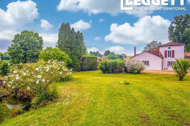 Thumbnail Villa for sale in Villebois-Lavalette, Charente, Nouvelle-Aquitaine