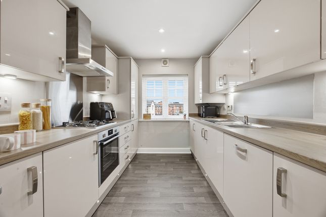71, Walker Road, Northwich photo 4