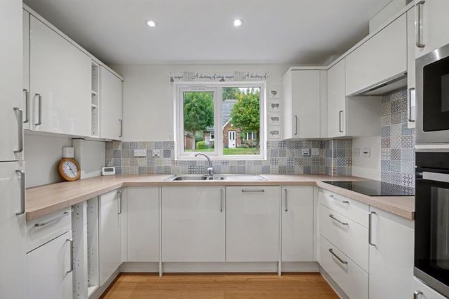 62 Alexandra Walk, Prince Charles Avenue, Dartford photo 4