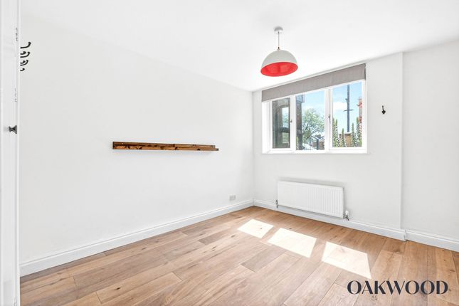 Flat 1, Brookgate, London photo 4