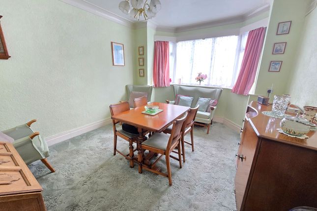 44 St. Leonards Drive, Altrincham photo 3