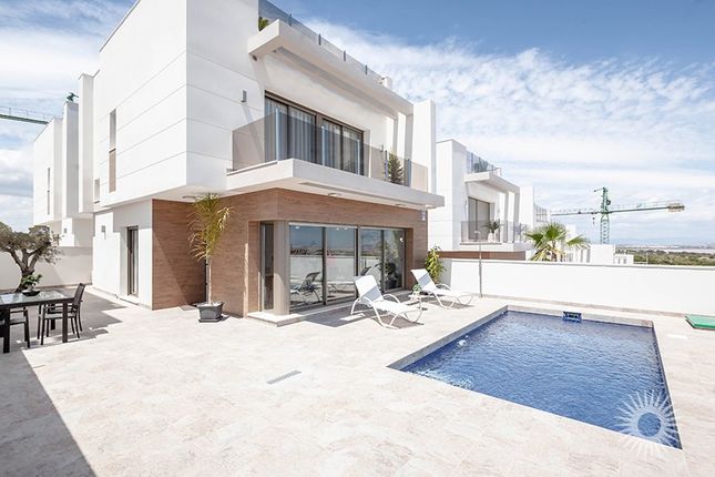 Villa for sale in Villamartin, Alicante, Spain