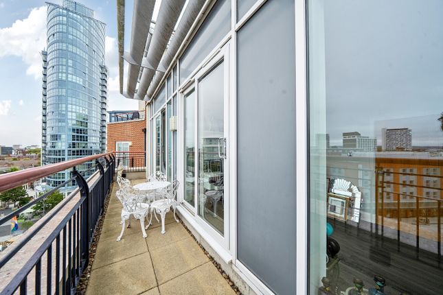Flat 60, Brecon House,, Penthouse Apartment, The Canalside, Portsmouth photo 2