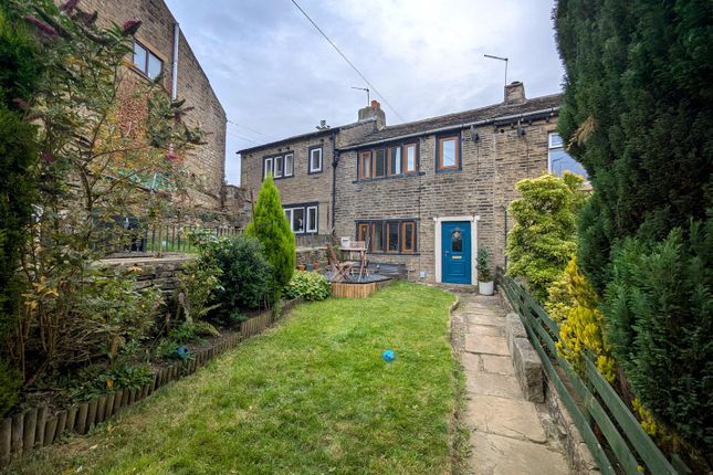 28, Clay Pit Lane, Holywell Green photo 3