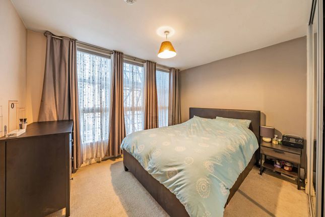 Flat for sale in Yabsley Street, Isle Of Dogs, London