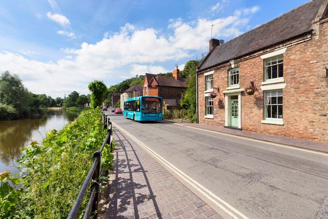 4-bed house on 7, The Wharfage, Telford, £300,000