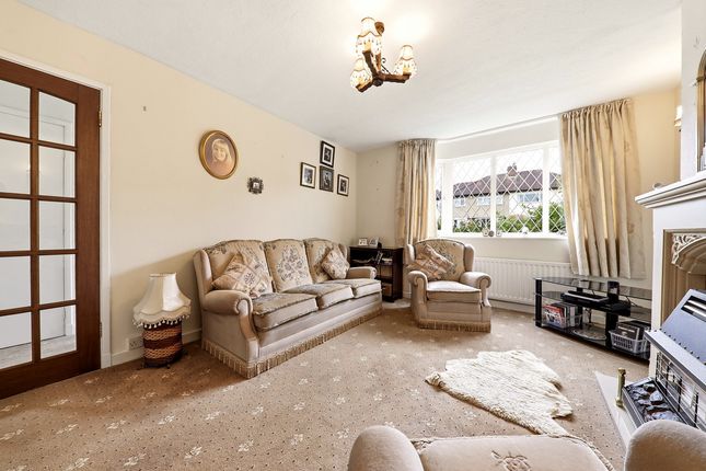 15, Moorfield Avenue, Ilkley photo 3