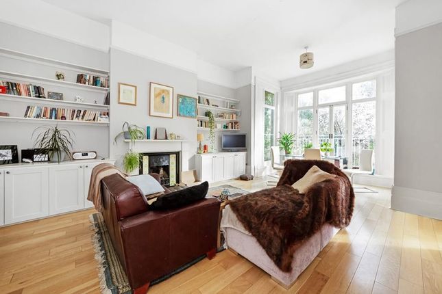 Flat for sale in Thicket Road, Anerley, London
