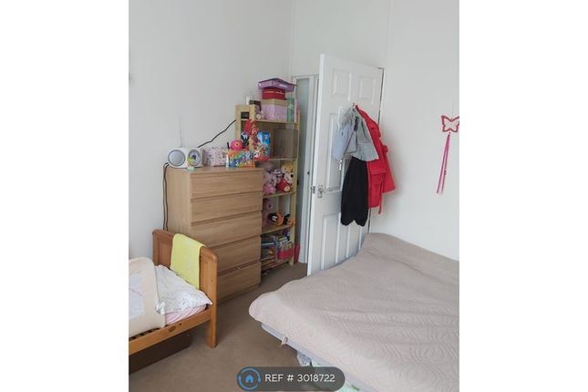 Flat  A Mitcham Park, Mitcham photo 5