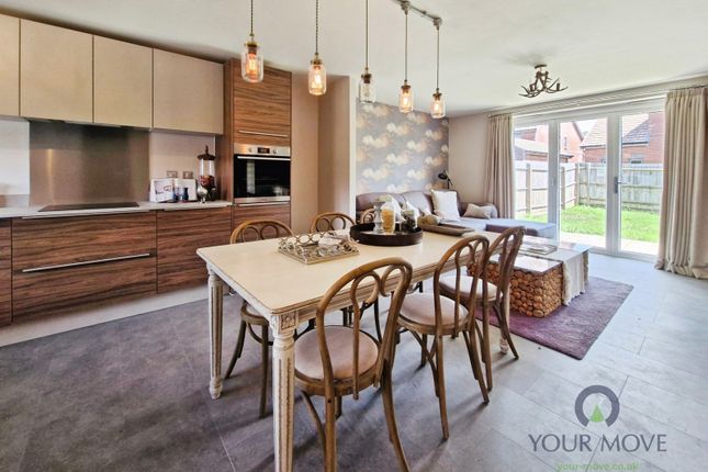 43, Moonstone Way, Swadlincote photo 2