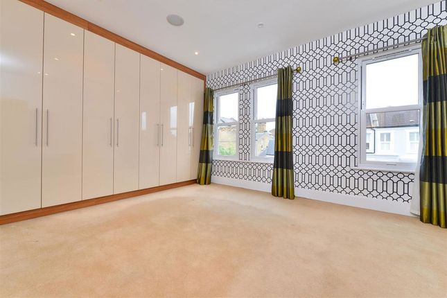 67, Thornbury Road, London photo 3