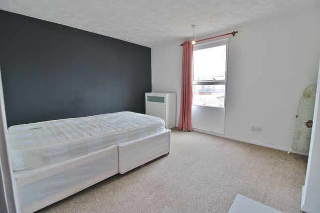 11, Curlew Gardens, Waterlooville photo 3