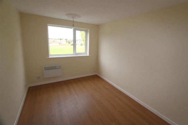 Flat 332, Brackendale Shopping Centre, Willenhall photo 4