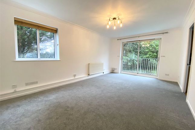 Flat 13, Flanchford House,, Somers Close, Reigate photo 2