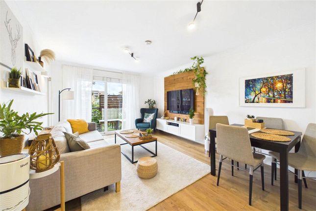 Flat 5,, 13 Colegrove Road, London photo 3