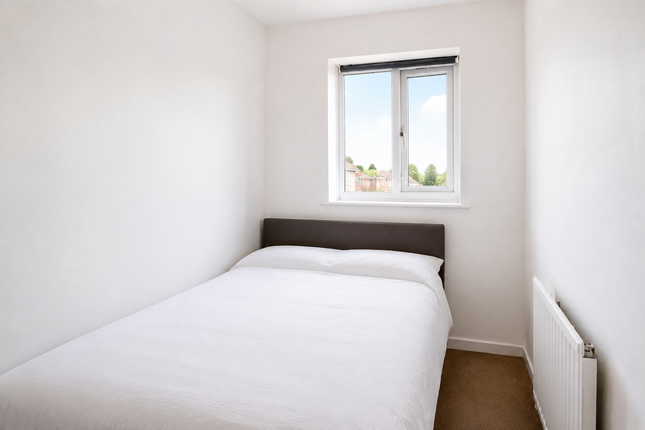 14, Brianne Drive, Cardiff photo 4