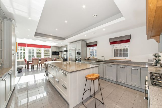 3, Marian Gardens, Bromley photo 2