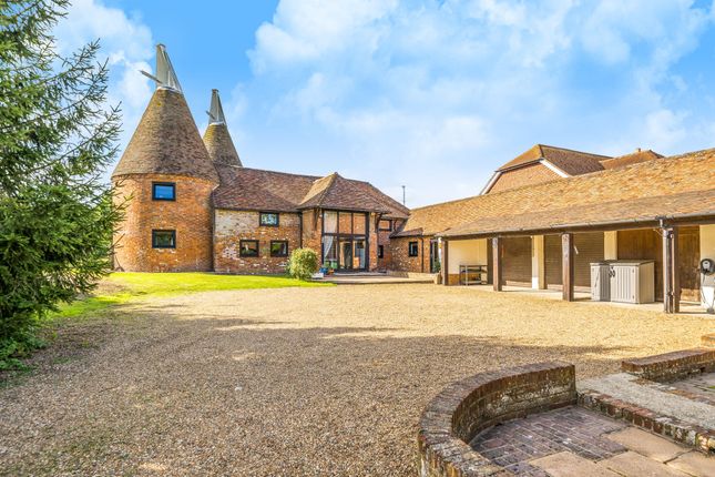 Thumbnail Barn conversion for sale in Moorstock Lane, Sellindge