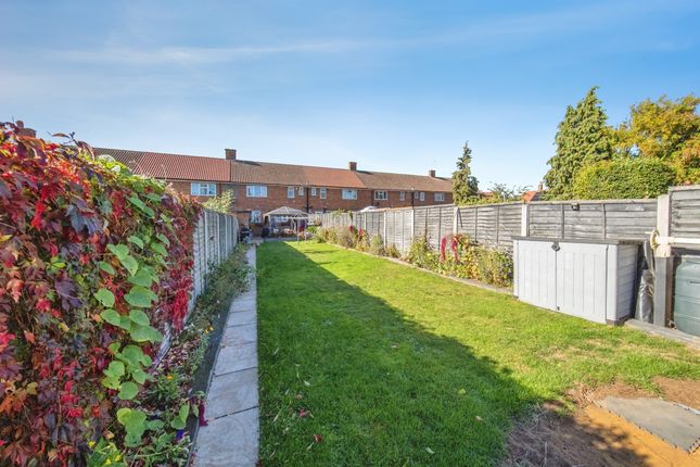 32, Greenfinch Avenue, IPSWICH photo 2